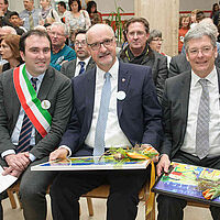 Eröffnung der Volksschule Treffen