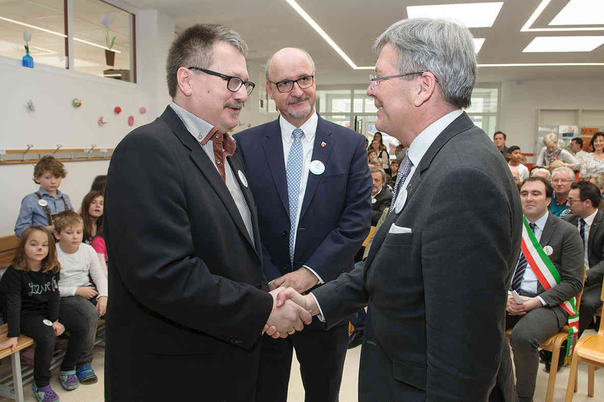 Eröffnung der Volksschule Treffen