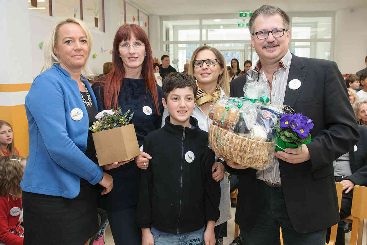 Eröffnung der Volksschule Treffen