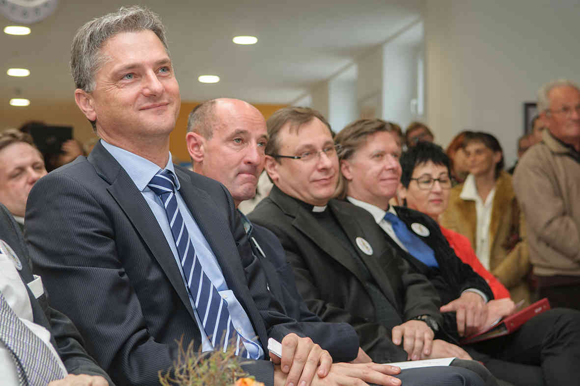 Eröffnung der Volksschule Treffen