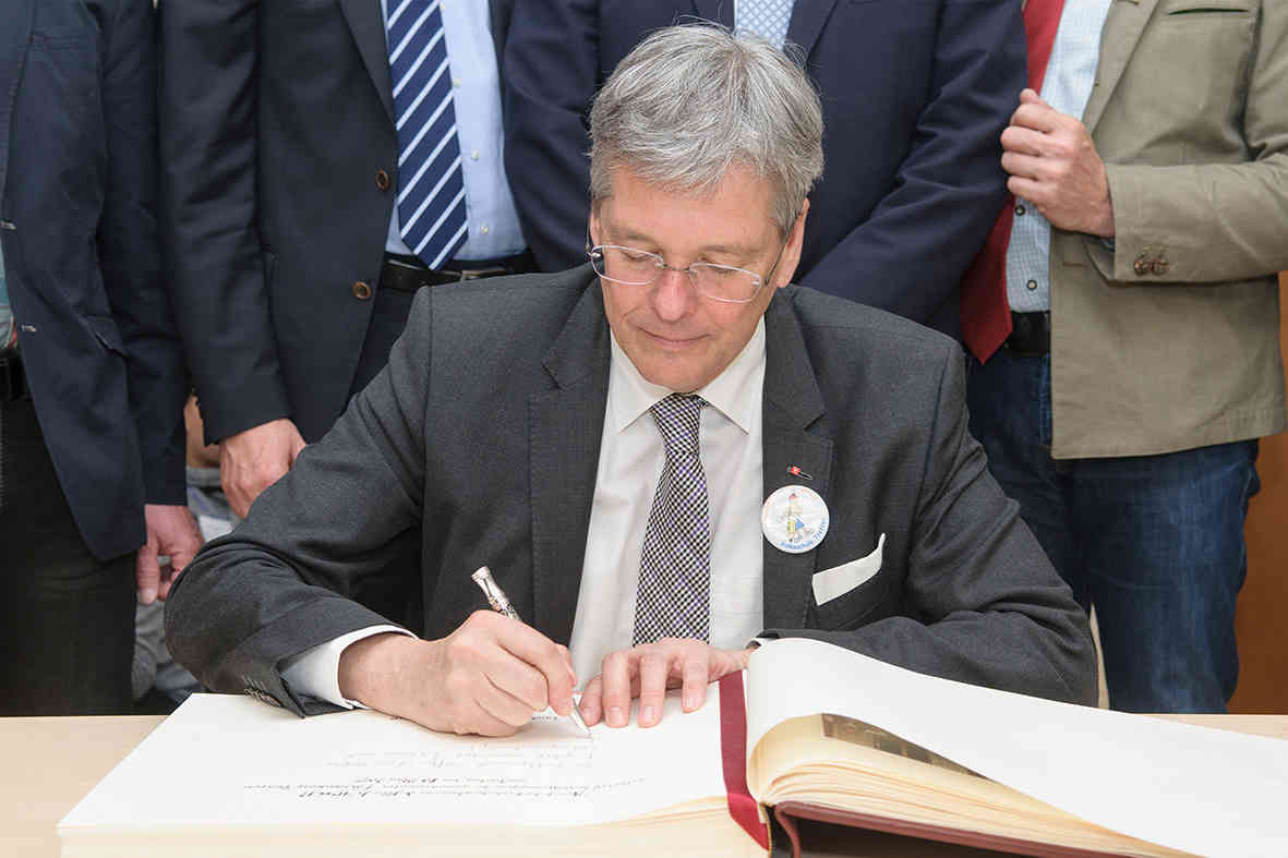 Eröffnung der Volksschule Treffen