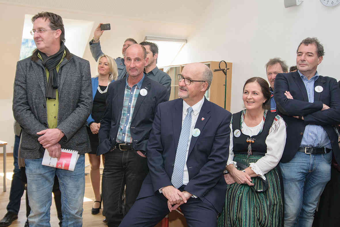 Eröffnung der Volksschule Treffen