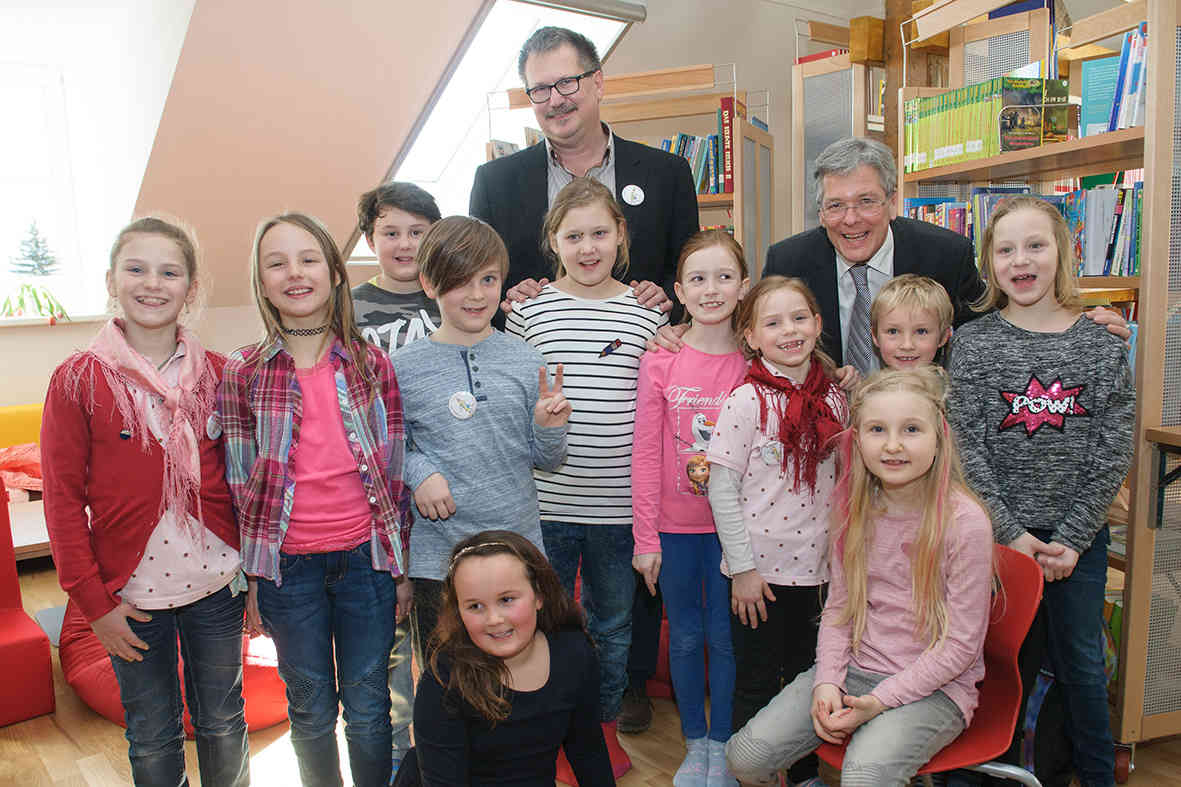 Eröffnung der Volksschule Treffen
